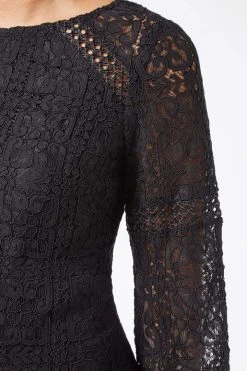 Adrianna Papell - AP1D102465 Quarter Length Sleeve Lace Shift Dress