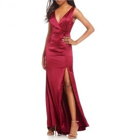 Formal Gowns Adrianna Papell - AP1E203395 Sleek Plunging V-neck Trumpet Dress