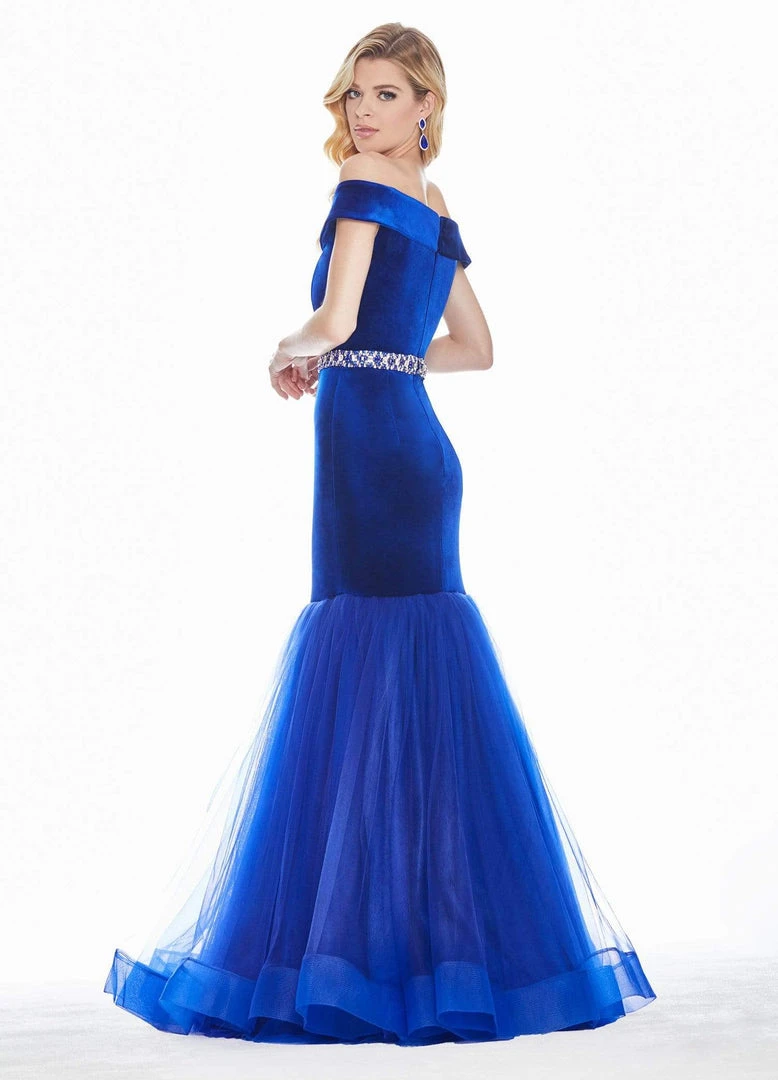 Formal Gowns Ashley Lauren - 1342 Off-Shoulder Velvet Mermaid Evening Gown 4 Formal Gowns Ashley Lauren - 1342 Off-Shoulder Velvet Mermaid Evening Gown
