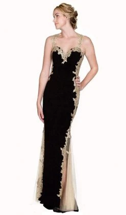 Cinderella Divine - 8988 Sleeveless Lace Sweetheart Fitted Dress Formal Gowns