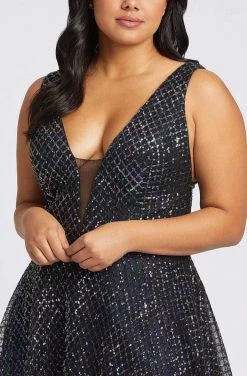 Mac Duggal Fabulouss - 77717F Sequined V-Neck And Back Long Dress Formal Gowns