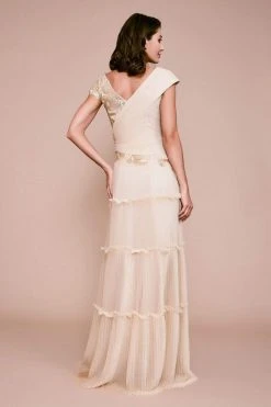 Formal Gowns Tadashi Shoji - Embellished Cap Sleeve Tiered A-line Dress - 1 Pc Gold In Size 4 Available 8 Formal Gowns Tadashi Shoji - Embellished Cap Sleeve Tiered A-line Dress - 1 Pc Gold In Size 4 Available