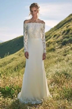 Tadashi Shoji - Scalloped Embroidered Lace Bodice Off Shoulder Gown - 1 Pc Ivory/Petal In Size 4 Available