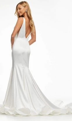 Ashley Lauren - 11060 Plunging Neck Trumpet Bridal Dress