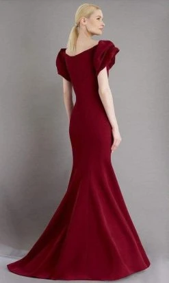 Janique - 1943 Ruffled Off Shoulder Sweetheart Neck Mermaid Gown