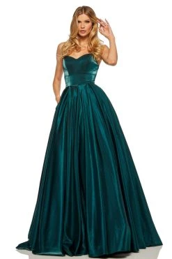 Sherri Hill - 52456 Strapless Sweetheart Full Figured Ballgown Dress