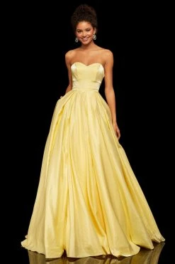 Sherri Hill - 52456 Strapless Sweetheart Full Figured Ballgown Dress